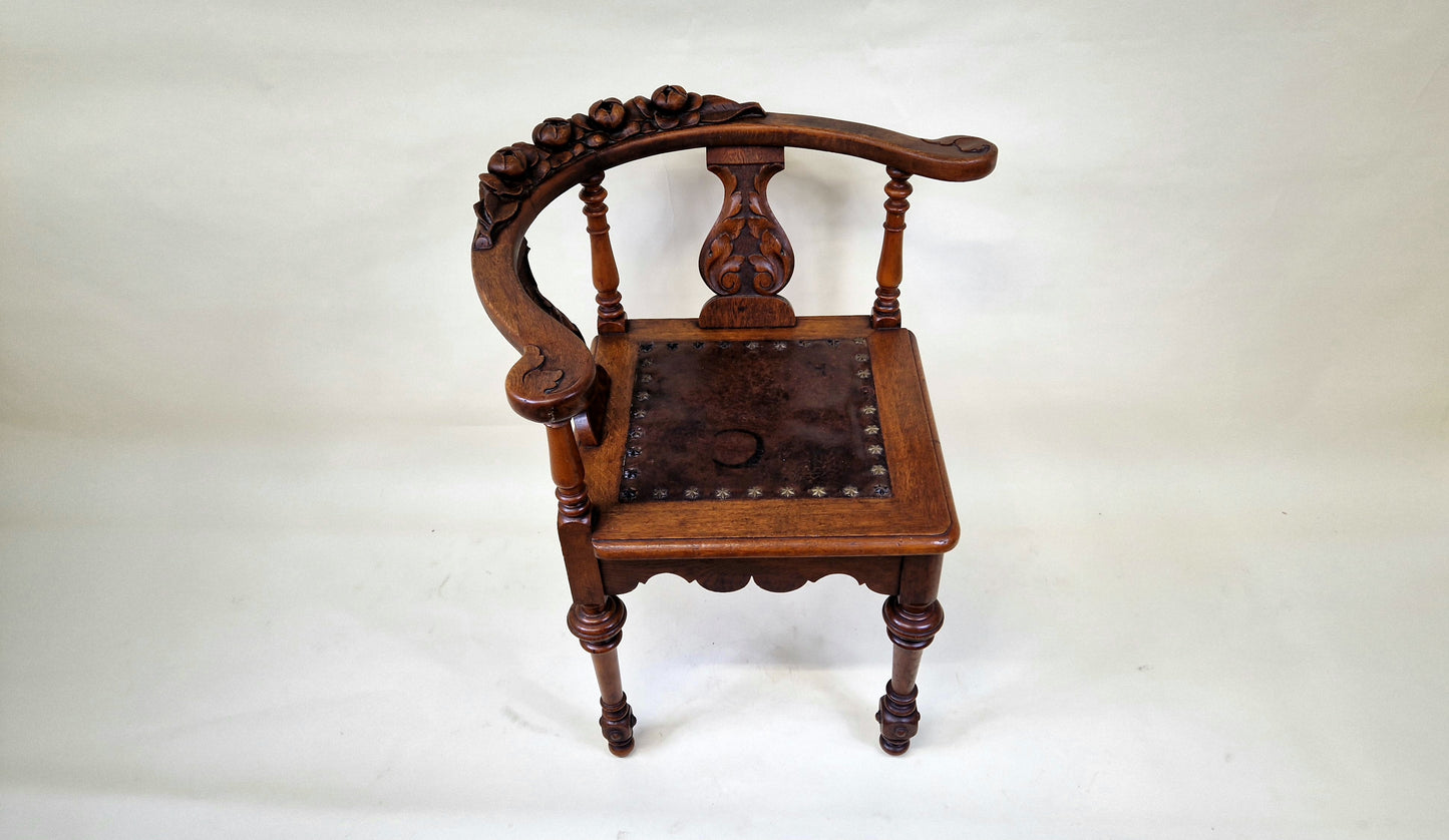 Antique Victorian Carved Walnut Italian Corner Chair - Roses Head Detail 1900s