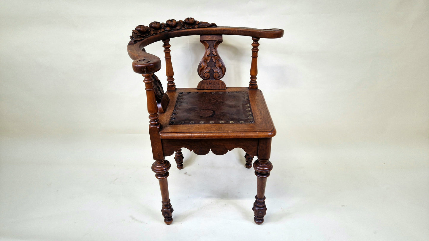 Antique Victorian Carved Walnut Italian Corner Chair - Roses Head Detail 1900s