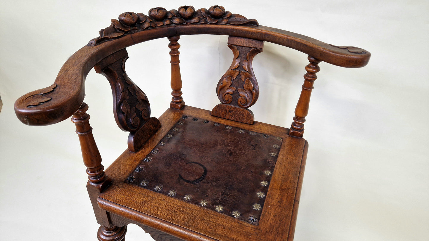 Antique Victorian Carved Walnut Italian Corner Chair - Roses Head Detail 1900s