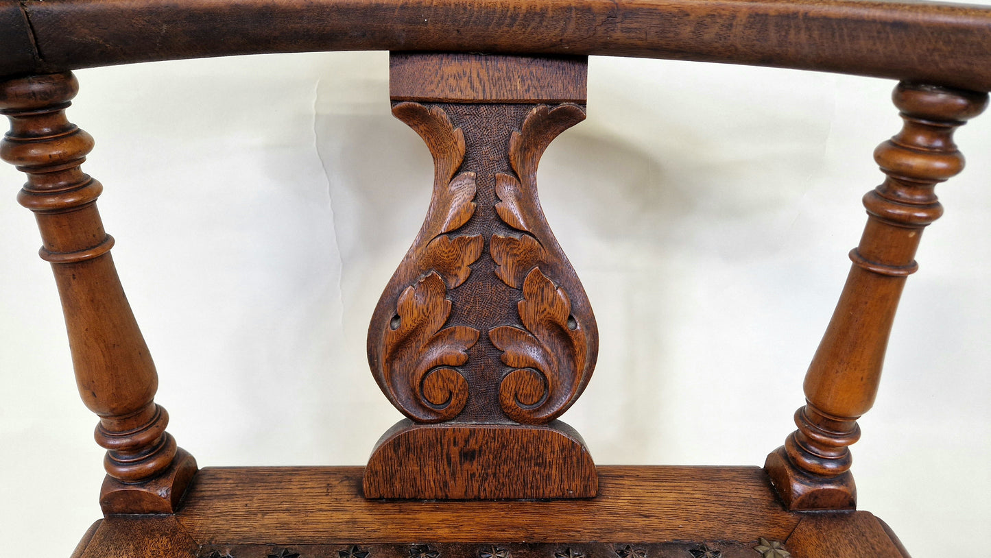 Antique Victorian Carved Walnut Italian Corner Chair - Roses Head Detail 1900s