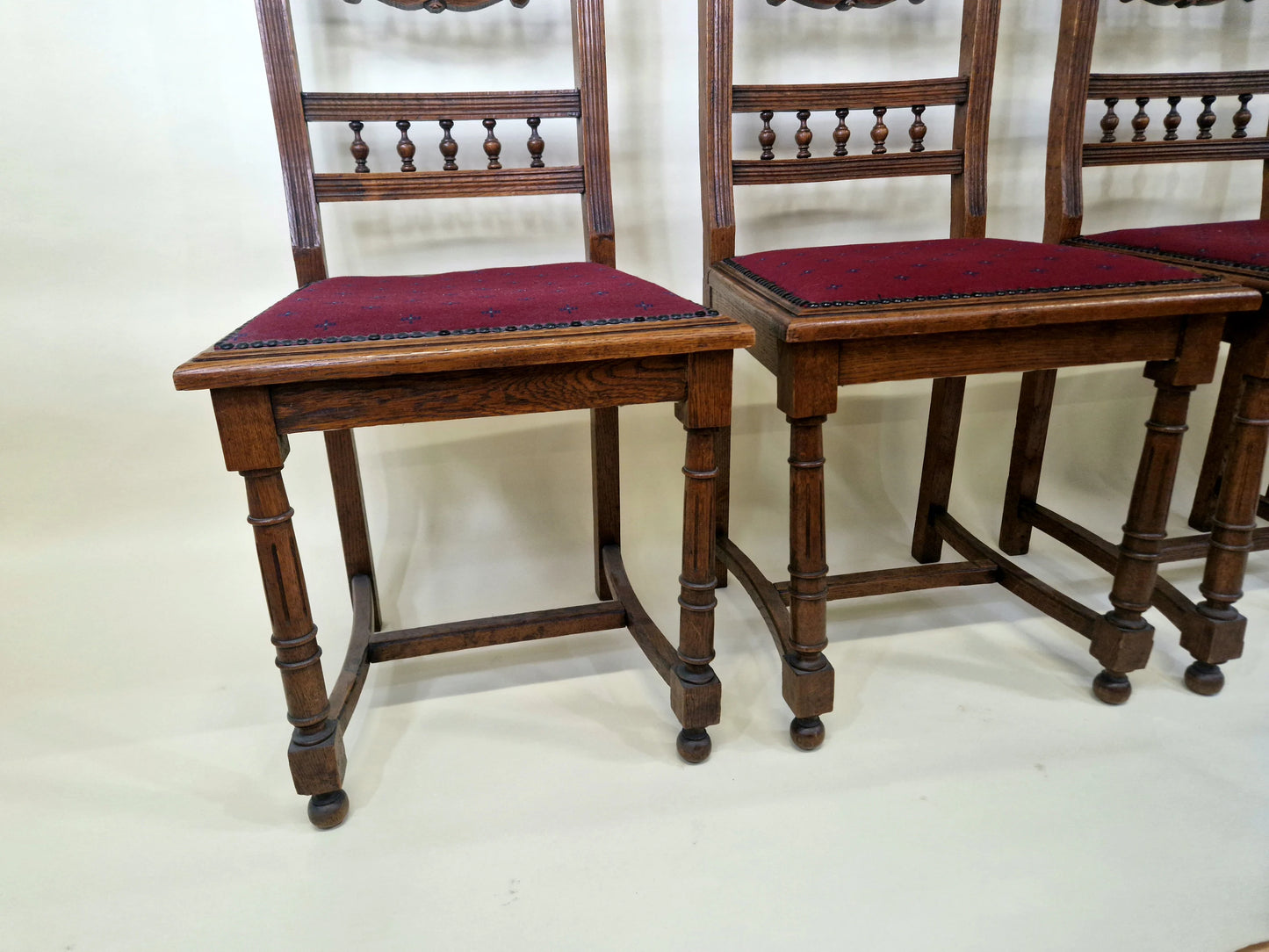 19e-eeuwse Franse renaissance gesneden eetkamerstoelen - set van 4 - Eikenhout - kasteelstoelen