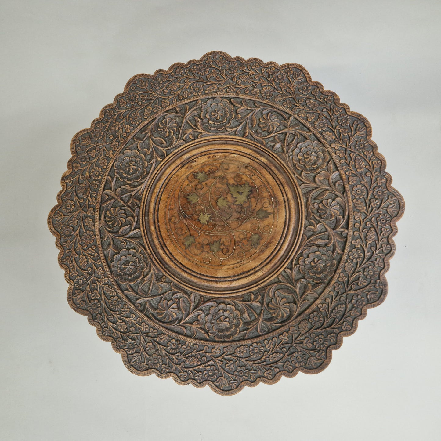 Vintage Indian handcarved plant table with beautifull copper flower.