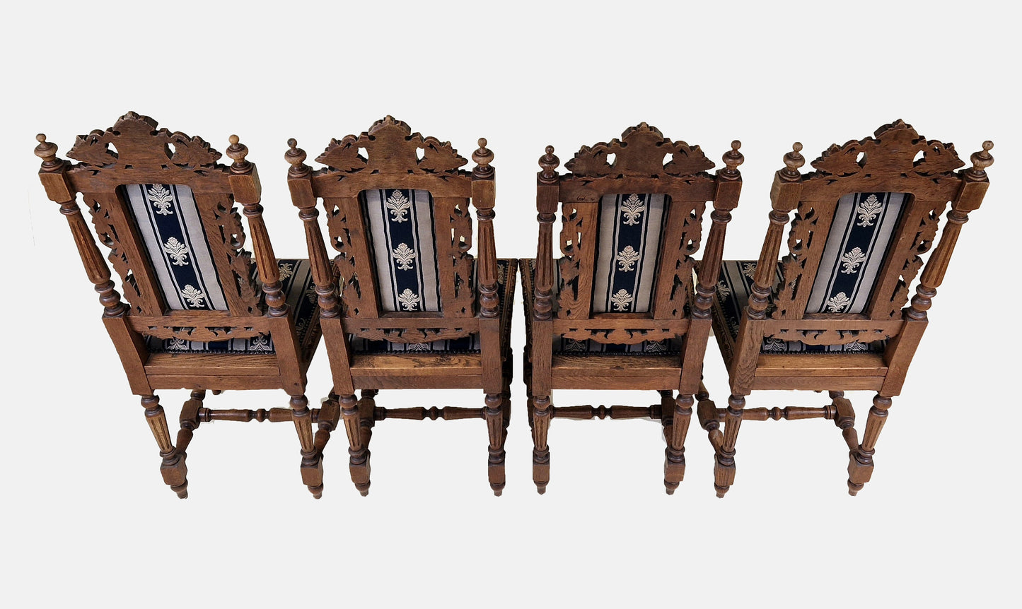 19th century French Renaissance Carved Dining chairs - set of 4 - Oak wood - castle chairs