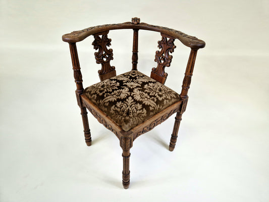 Antique Victorian Carved Walnut Italian Corner Chair - Cherub Head Detail 1900s